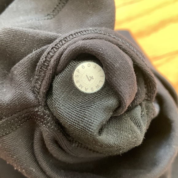 Black lululemon leggings - Picture 3 of 4